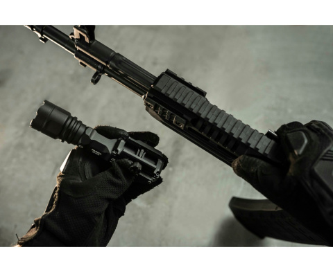 Armytek Latarka taktyczna Parma C2 Pro Armytek Latarka taktyczna Parma C2 Pro