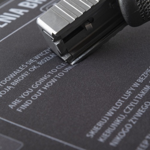 Mata do czyszczenia broni - czarna - Helikon