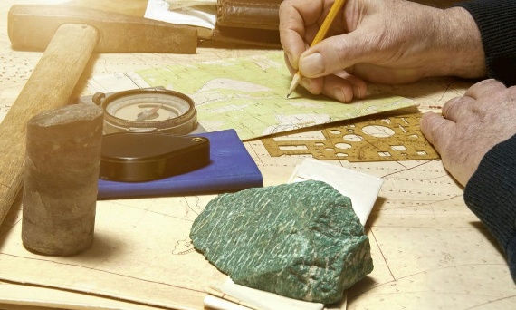 Kompas taktyczny – klucz do bezpiecznej eksploracji