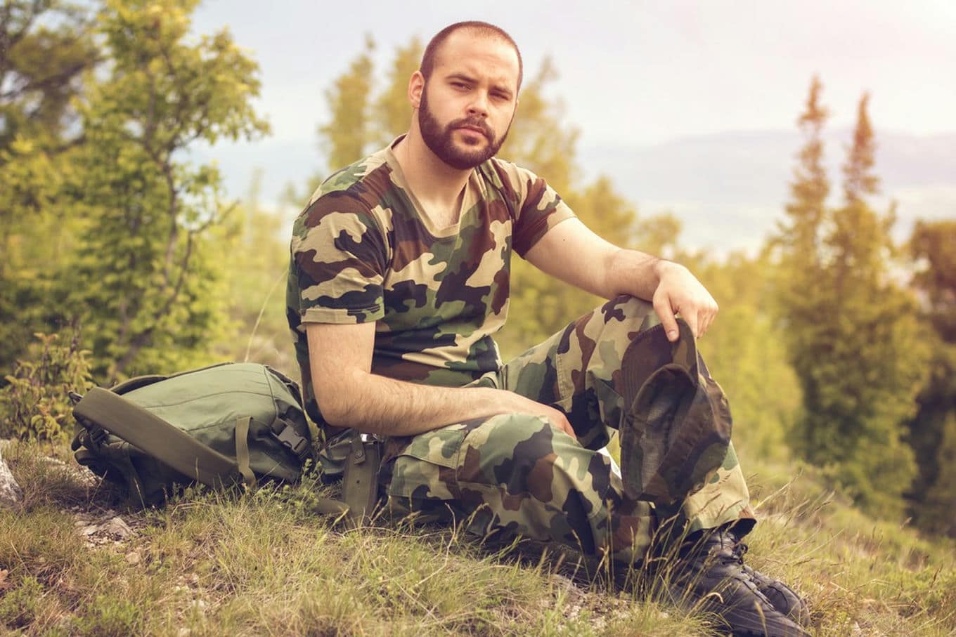 Koszulki militarne męskie a komfort noszenia – co warto wiedzieć?