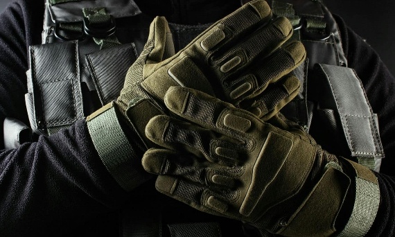 Personalizacja rękawic militarnych – jakie opcje są dostępne?